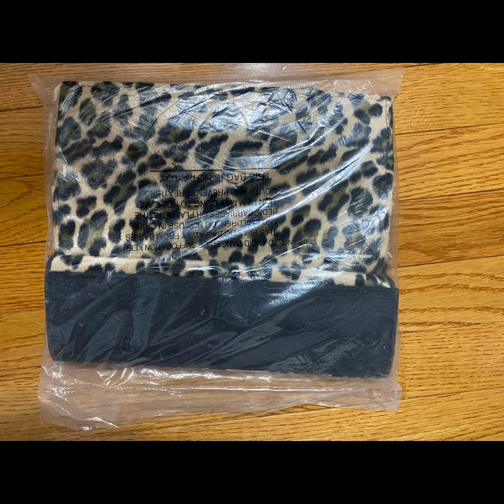 New In Package Vintage Spiegel Leopard Print Faux Fur Bag - Picture 2 of 3